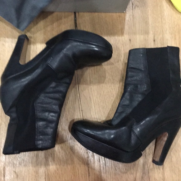 LD Tuttle The Pop Black Leather Platform Booties - Picture 6 of 10